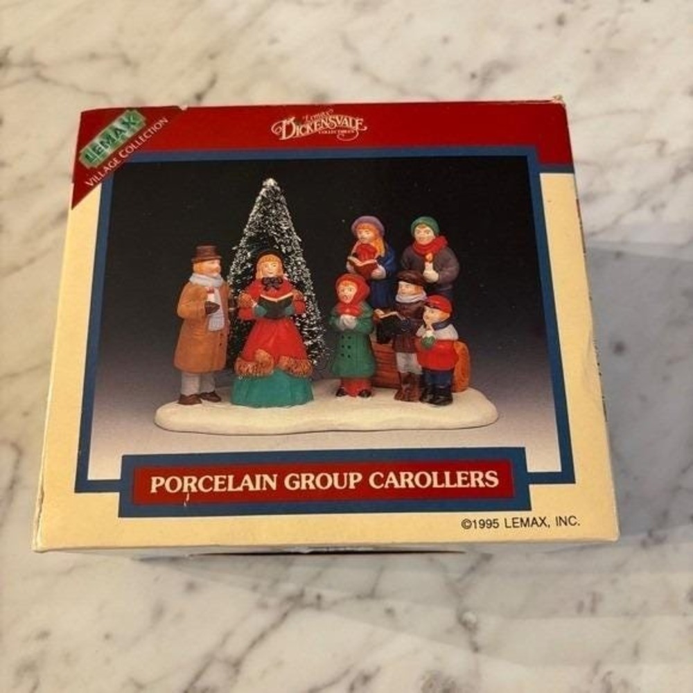Lemax Dickensvale Collection Porcelain Group Carolers Village ChristmasTree 1995